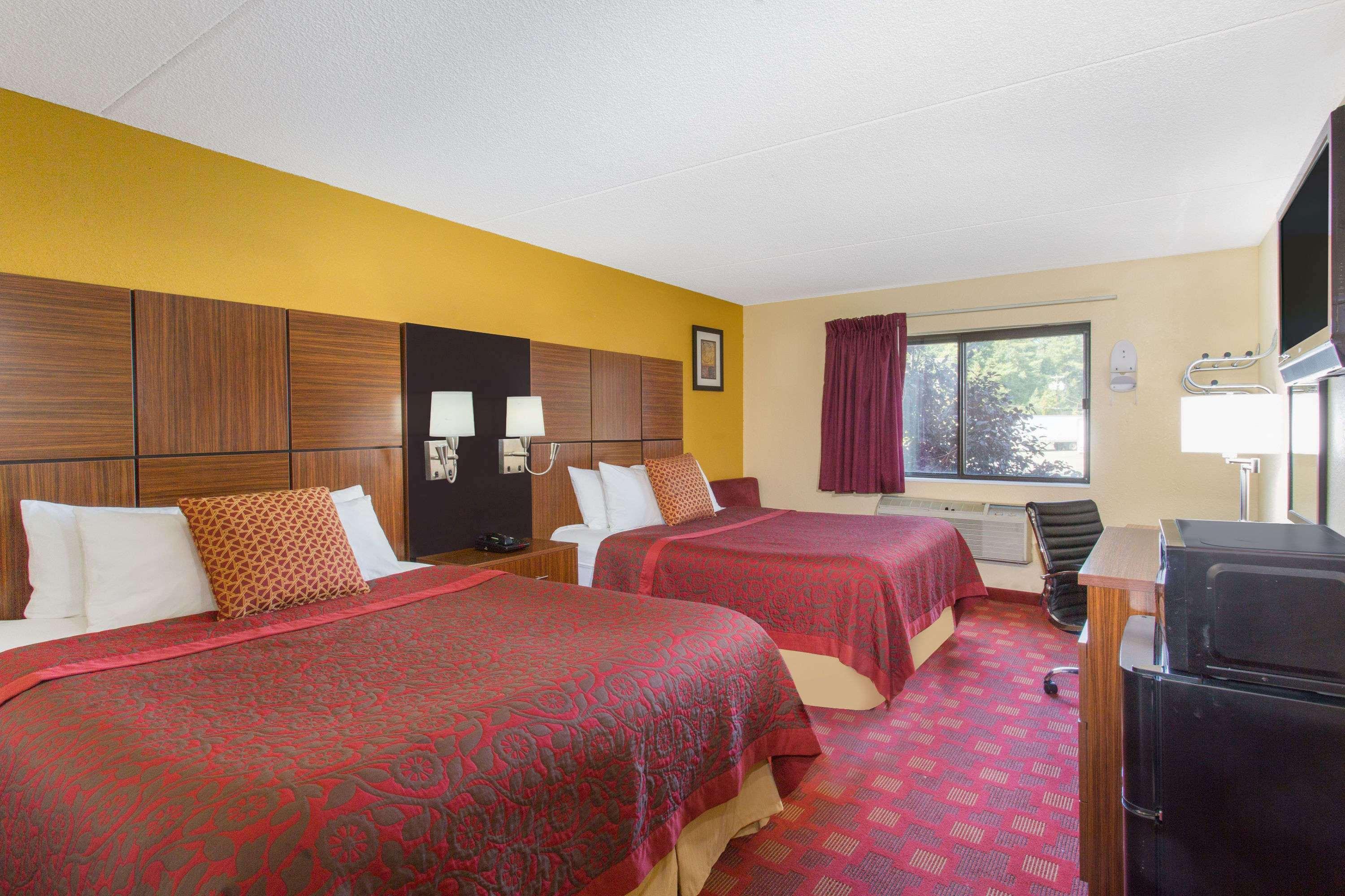 Days Inn By Wyndham Leominster/Fitchburg Area Екстер'єр фото
