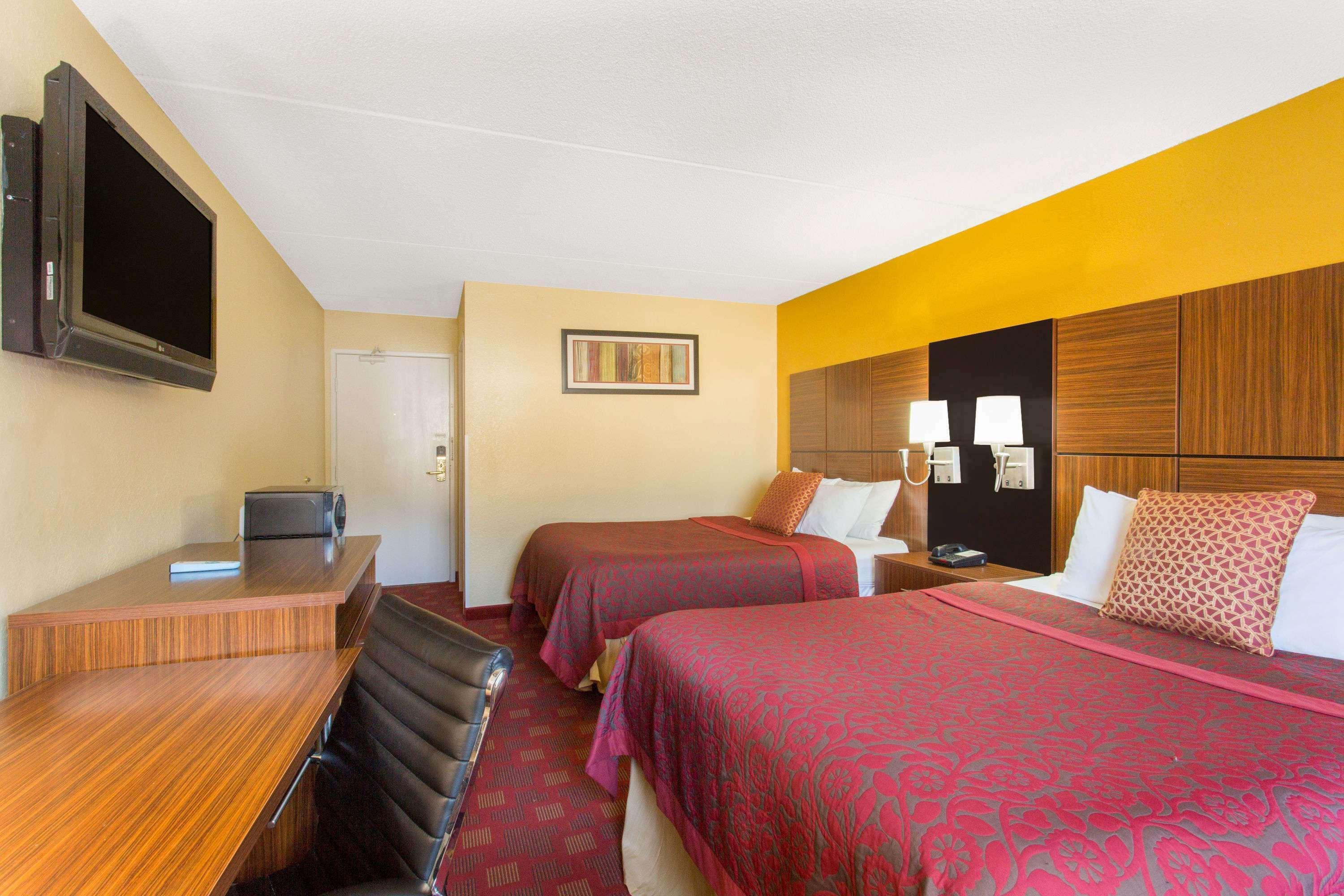 Days Inn By Wyndham Leominster/Fitchburg Area Екстер'єр фото