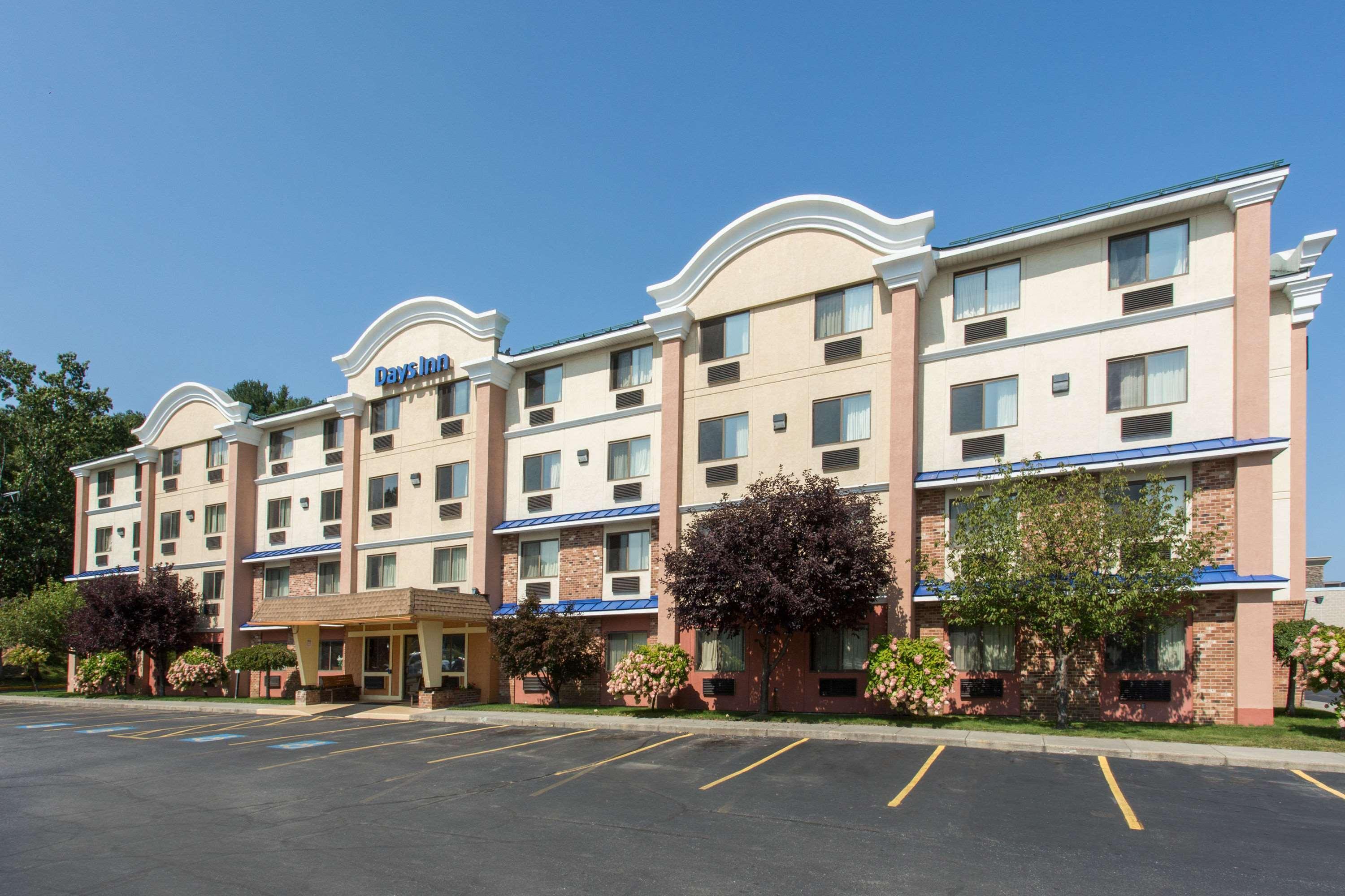 Days Inn By Wyndham Leominster/Fitchburg Area Екстер'єр фото