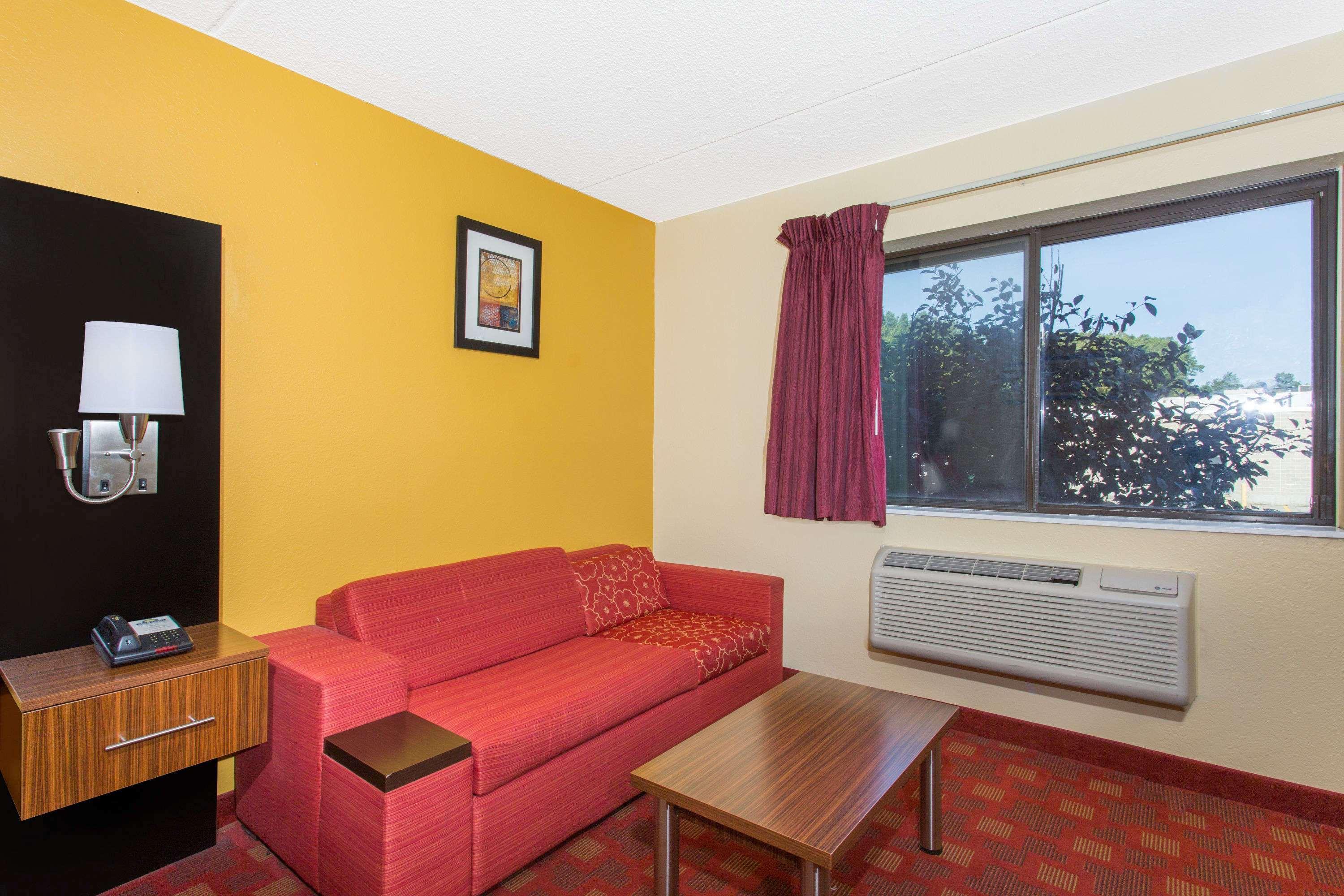 Days Inn By Wyndham Leominster/Fitchburg Area Екстер'єр фото